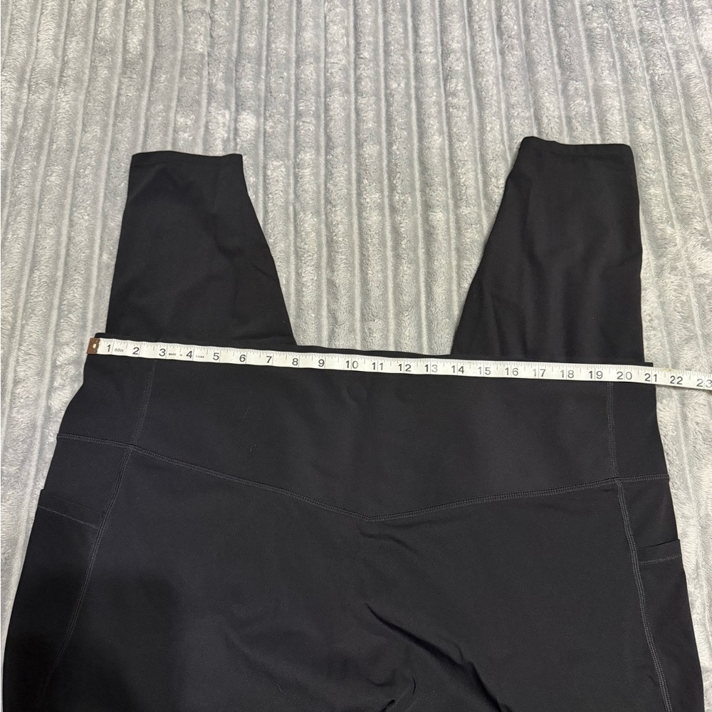 Halara Black High-Waisted Leggings with pockets